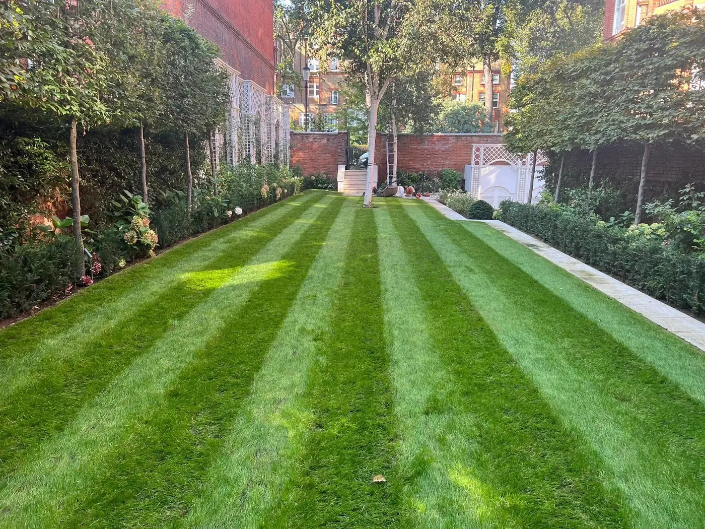 K. Tomlin Gardening & Lawn Specialists